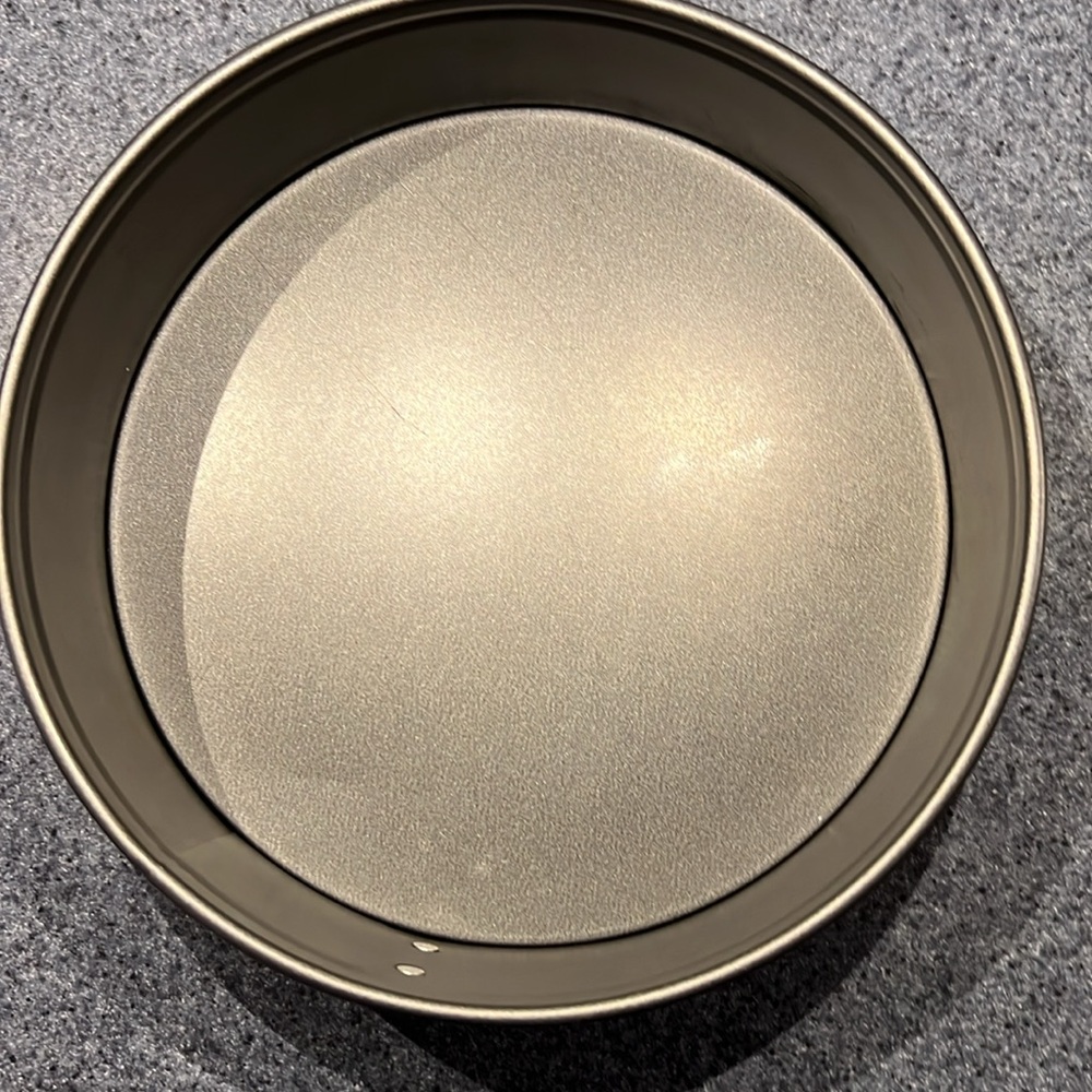 Springform pan 9” - Picture 3 of 7